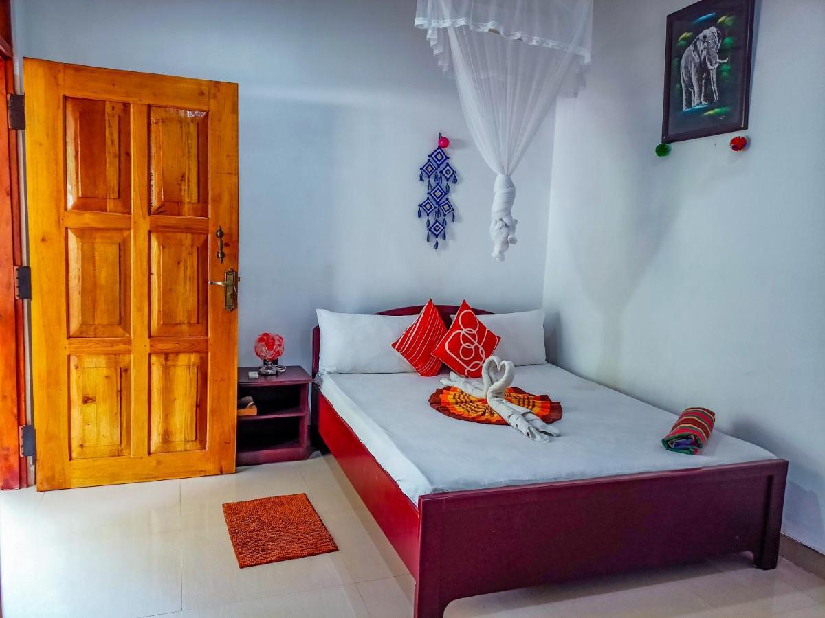 Sigiri Tarushan Home Stay Sigiriya Buitenkant foto