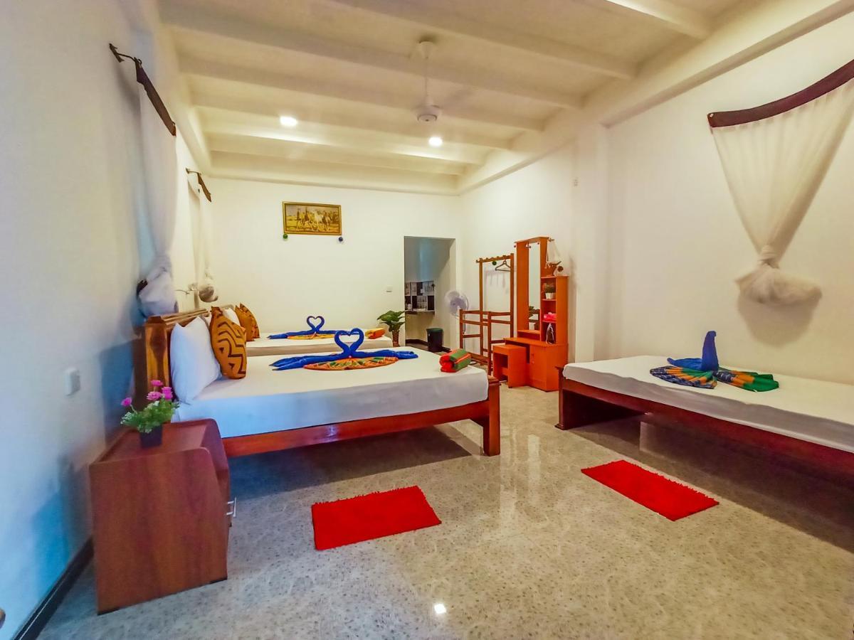 Sigiri Tarushan Home Stay Sigiriya Buitenkant foto