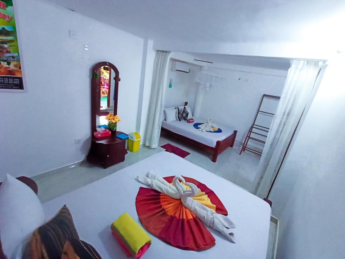 Sigiri Tarushan Home Stay Sigiriya Buitenkant foto