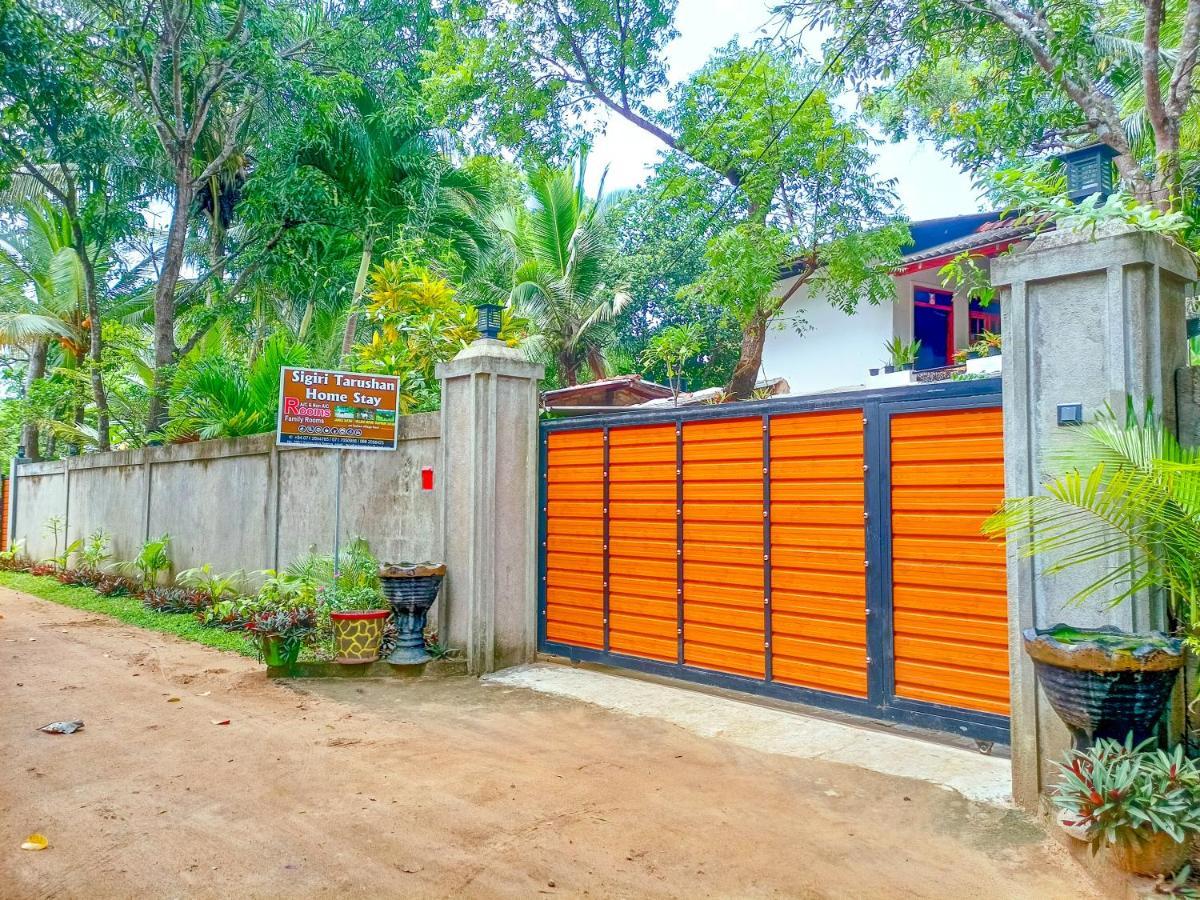 Sigiri Tarushan Home Stay Sigiriya Buitenkant foto